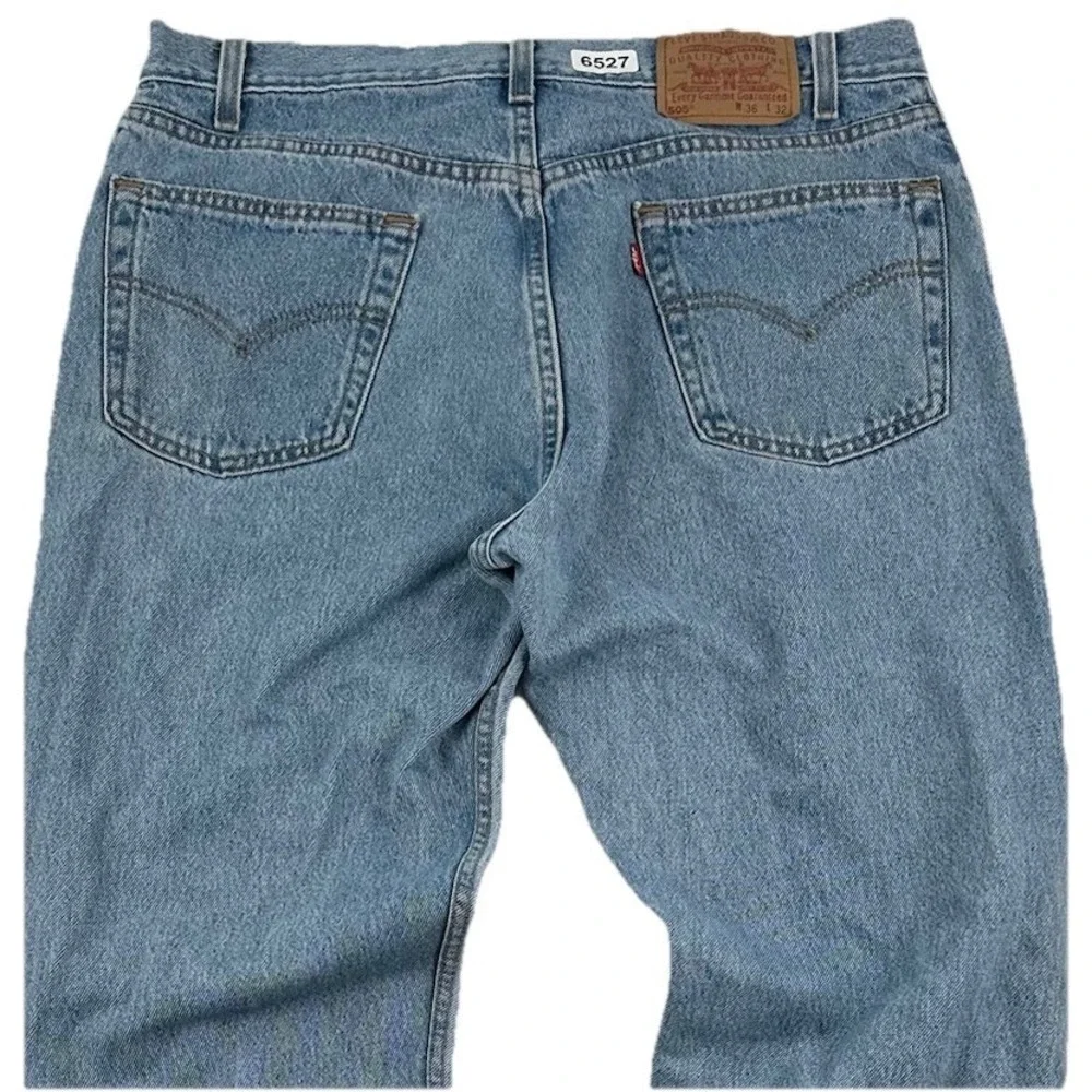 VTG Y2K Levi’s 505 Regular Fit Jeans Men Fits 35x32 Light Wash Blue Cotton USA